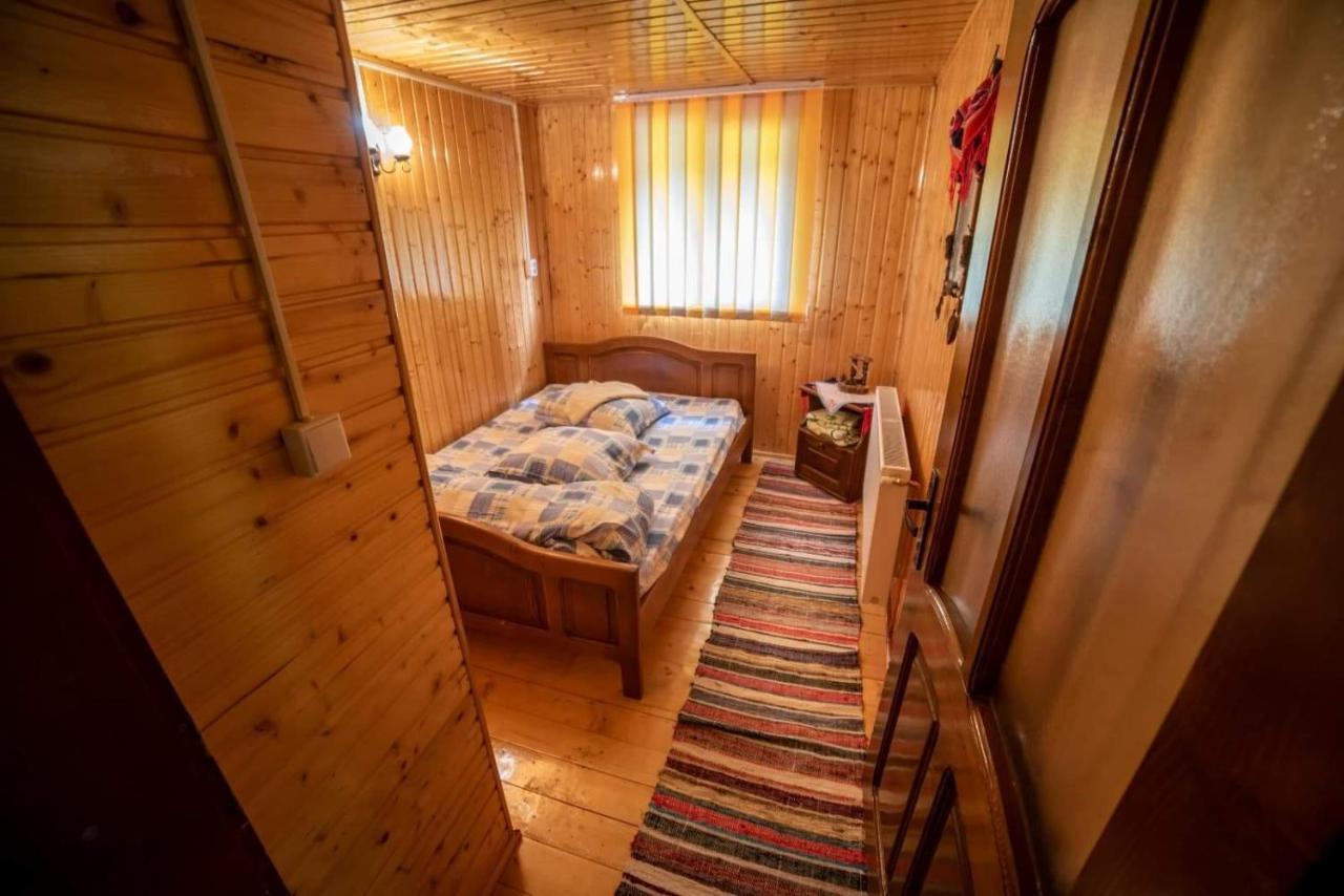 Cabana Cret Ocoale Exteriér fotografie